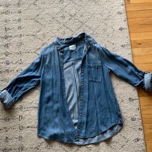 AE boyfriend fit chambray button down women’s top, size m